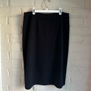Norton Studio size large black comfy stretch basic business casual skirt